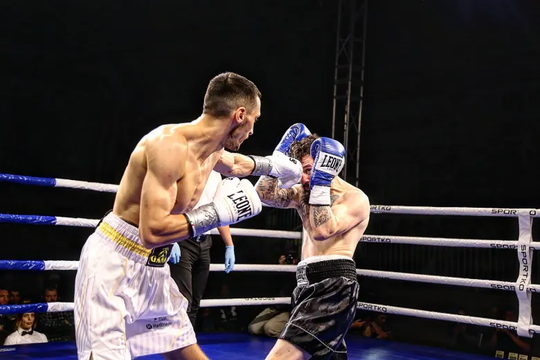 Borba u ringu na Pazar Boxing Night